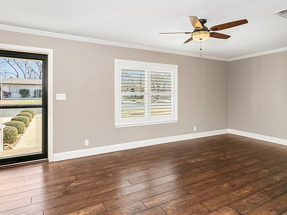 3rd image of 706 N Washington St