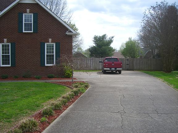 2nd image of 401 Liberty Dr