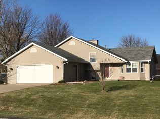 N1423 Fairwinds Dr, Greenville, WI 54942