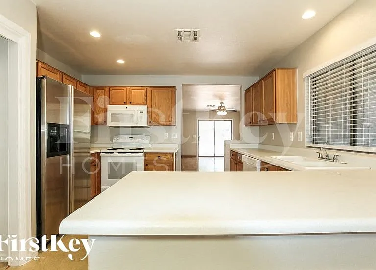 13006 W Redfield Rd — Photo 5