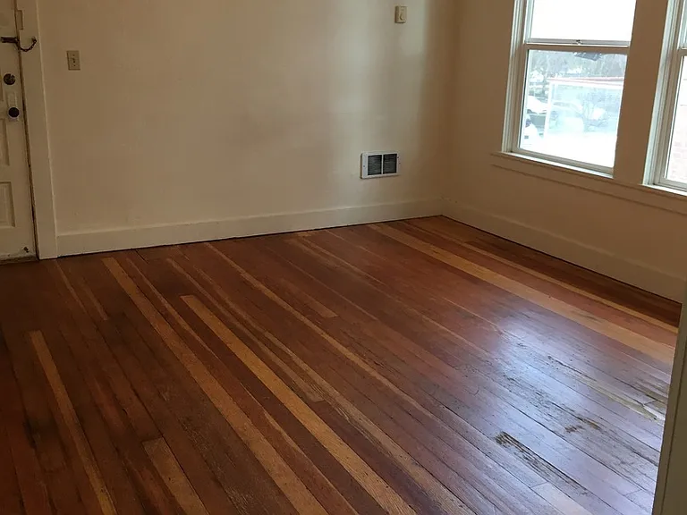 1916 NE Everett St — Photo 11