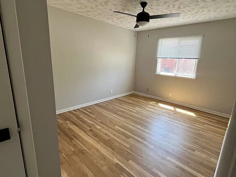801 N 48th St — Photo 11