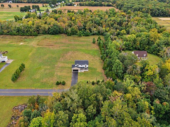 3rd image of 572 Forest Grove Rd
