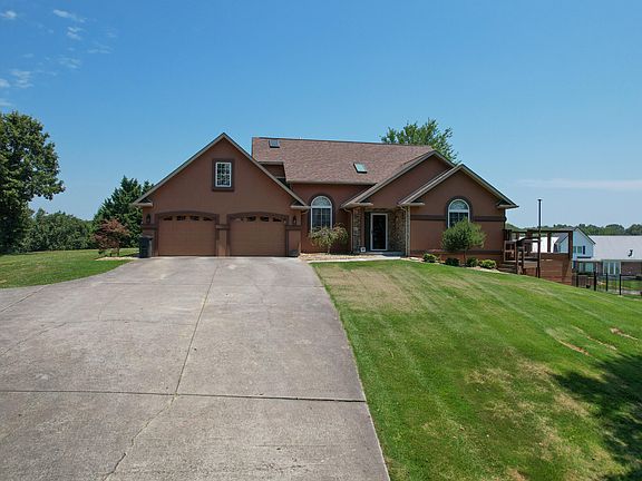 2nd image of 595 Bonnevista Dr