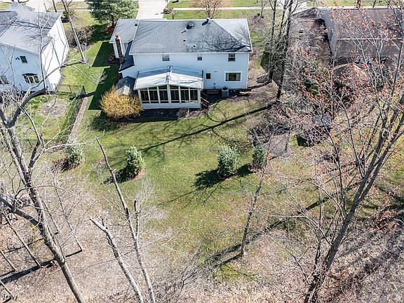 3rd image of 14018 Pine Lakes Dr