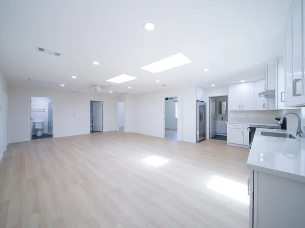 206 W Broadbent Dr, Riverside, CA 92507