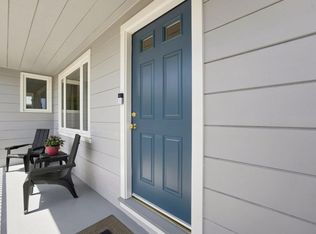 334 Oakview Dr, San Carlos, CA 94070