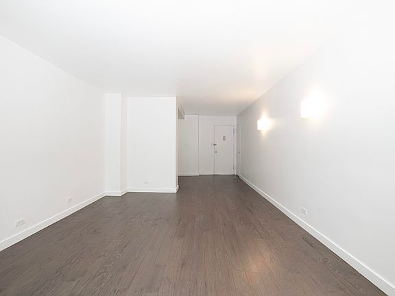 5th image of 383 Grand St APT M502