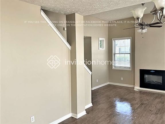 3rd image of 662 Bedford Ct