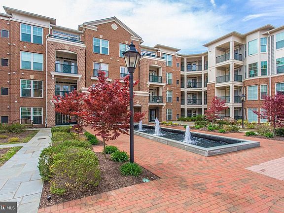 4th image of 2903 Saintsbury Plz APT 405