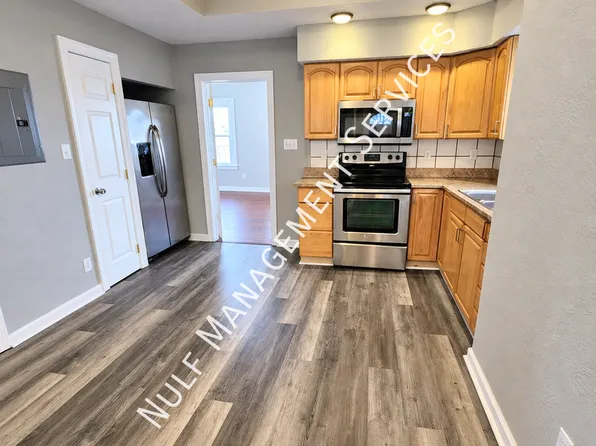 3208 Dobson St Floor 2, Pittsburgh, PA 15219