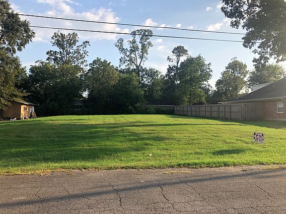 3rd image of Timberlawn Dr