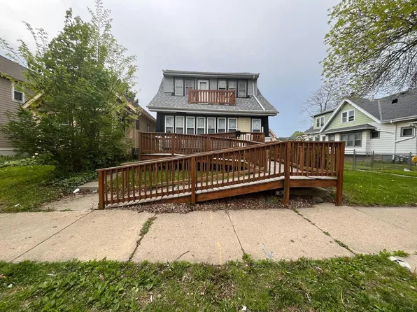 3715 North 16th STREET, Milwaukee, WI 53206