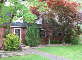 426/432 Maple St, Brevard, NC 28712