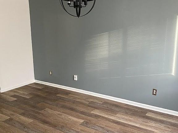4th image of 2994 Benchwood Dr