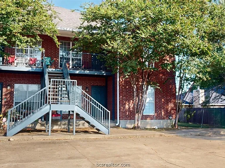 1513 Hollowhill Dr #B — Photo 22
