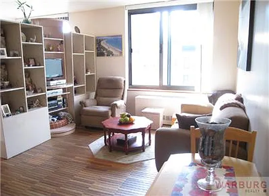 Sold by Warburg | media 2