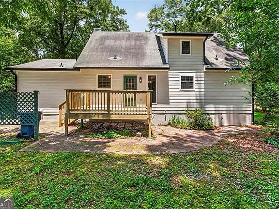 5th image of 1046 River Bend Ct