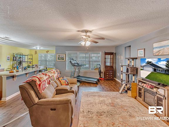 5th image of 20588 Catamaran Dr