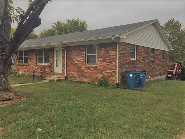 1st image of 833 E Main St