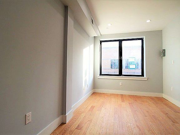 2nd image of 969 Lafayette Ave #3