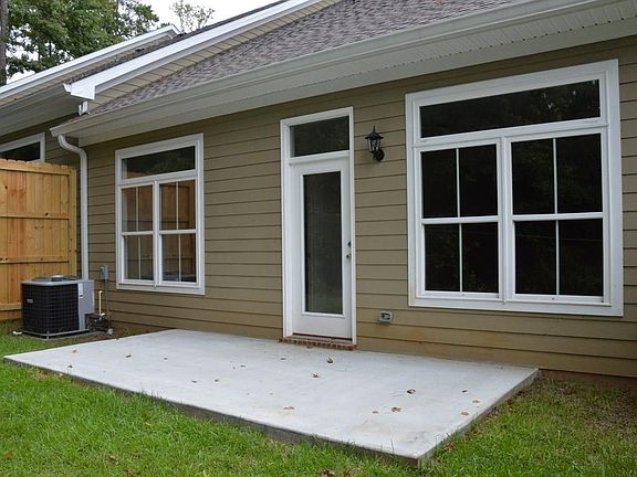 3rd image of 3245 Gramercy Pl #22