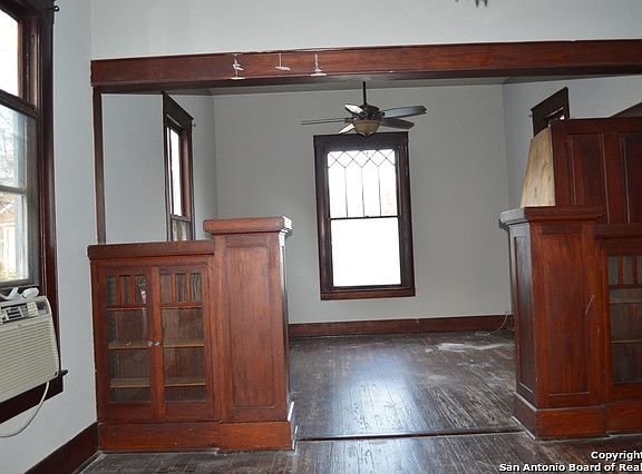 4th image of 122 Panama Ave
