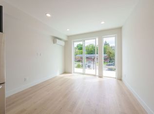 909 28th Ave S #B, Seattle, WA 98144