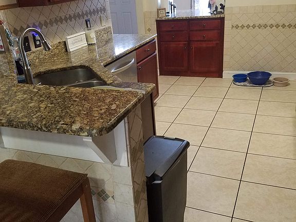 5th image of 126 Falling Leaf Ln