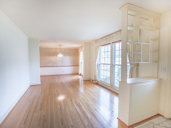 3rd image of 489 Broadwell Dr