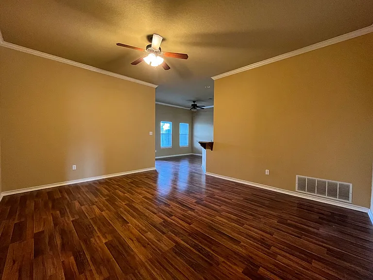 3040 Beauford St — Photo 2