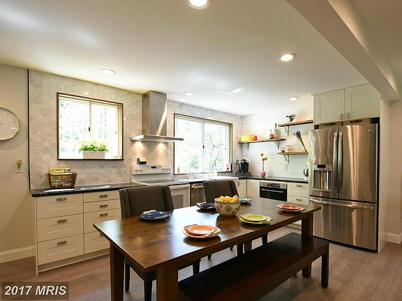 4th image of 3615 Rose Ln