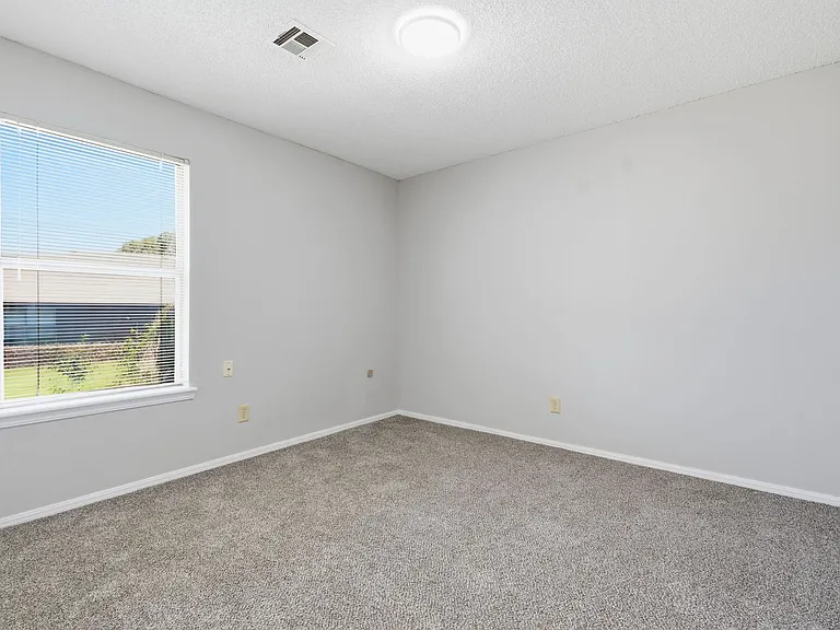 E 39th Pl Quadplex — Photo 12