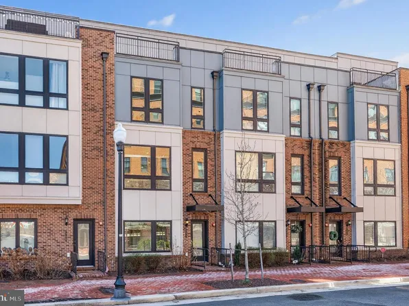 402 Stabler Ln, Alexandria, VA 22304