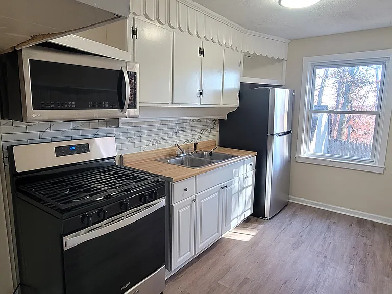 416 Cedar Dr — Photo 1
