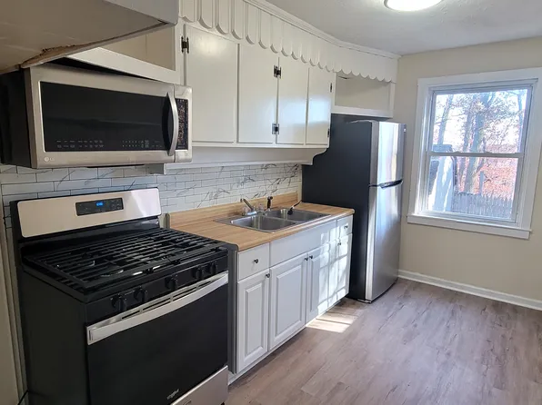 416 Cedar Dr, Coraopolis, PA 15108