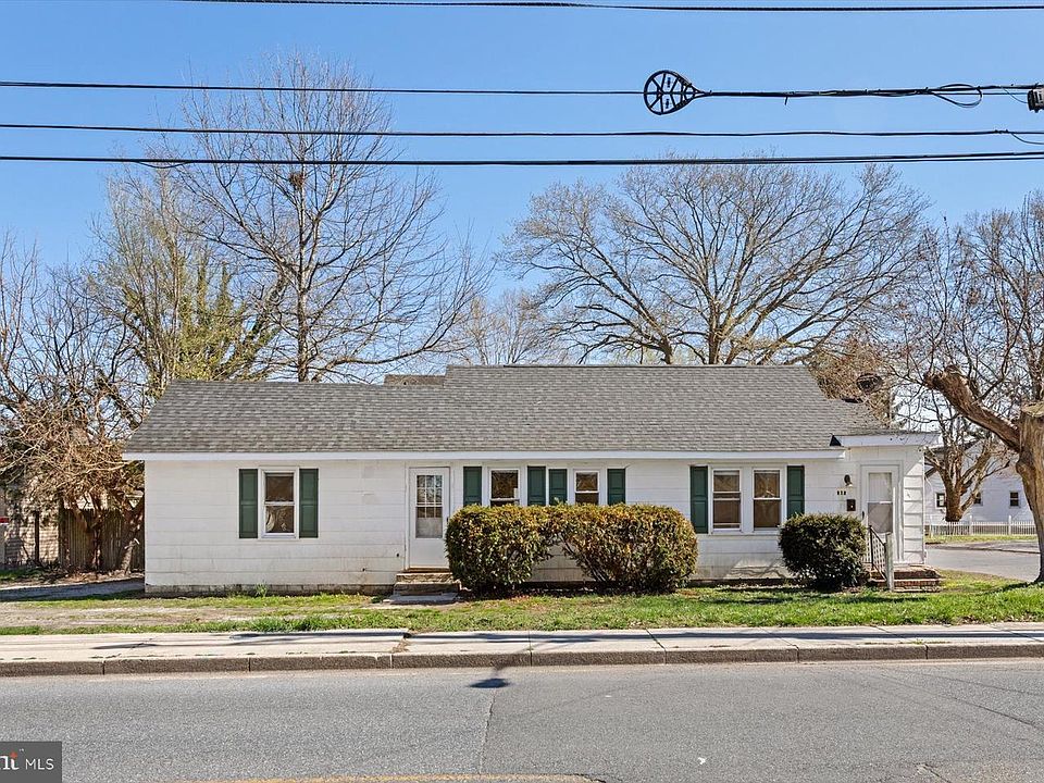 1st image of 705 Roger St