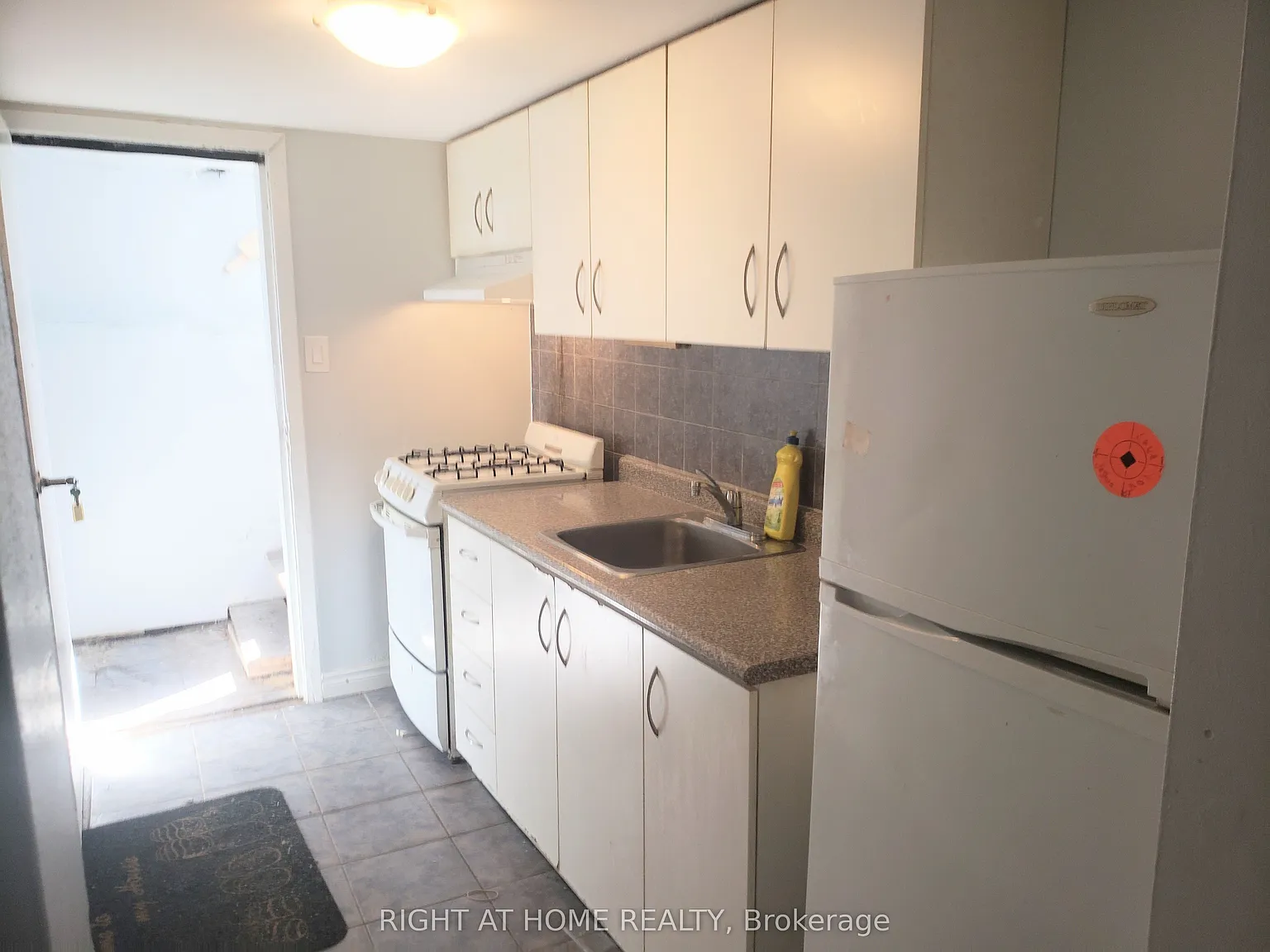 1 bed, $1,175 — Photo 2