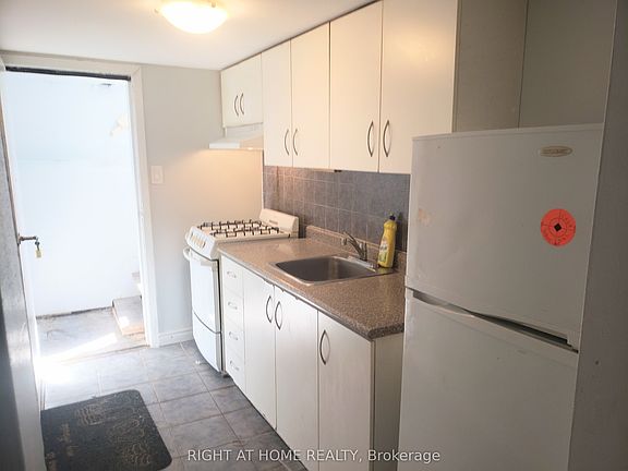 2nd image of 685 Greenwood Ave #Basement