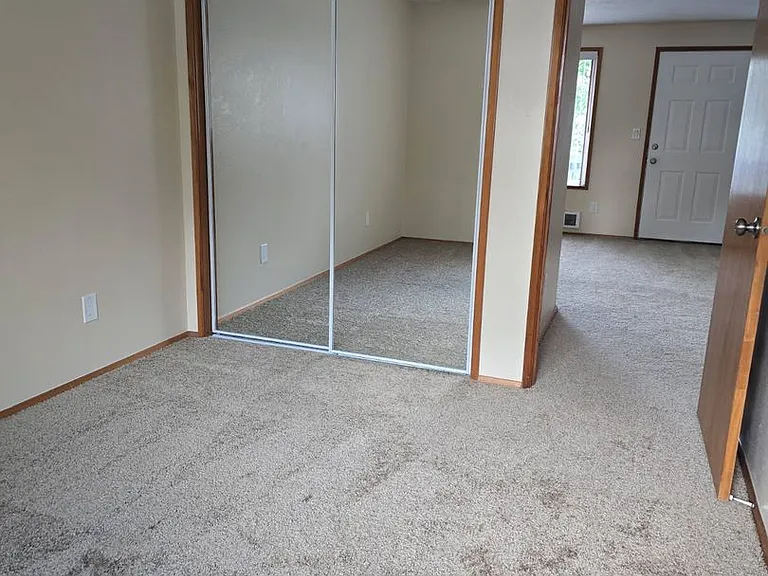 Latitude 44 Apartments — Photo 40