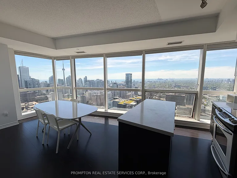 386 Yonge St #5510 — Photo 2