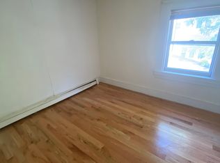 9 Bay Rd APT 3, Newmarket, NH 03857
