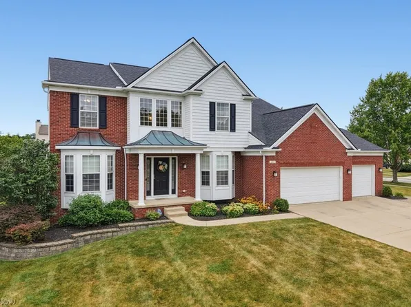 401 Norwich Dr, Broadview Heights, OH 44147