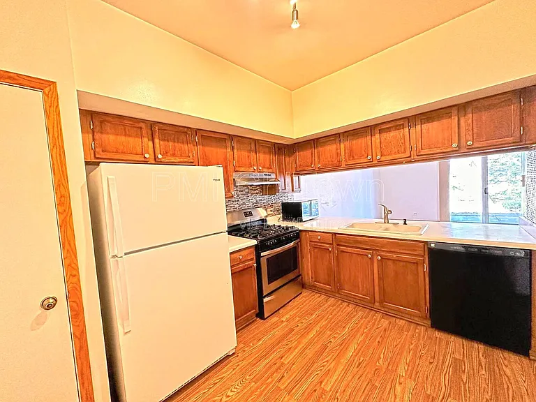 1172 Regency Dr — Photo 6