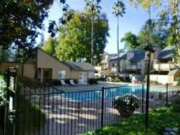 5th image of 545 Woodside Oaks APT 2