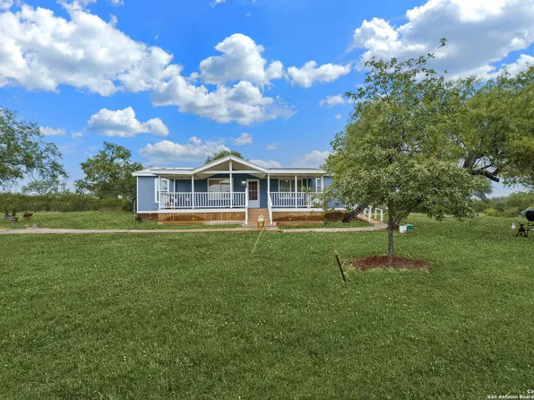 1332 W County Road 326, Jourdanton, TX 78026