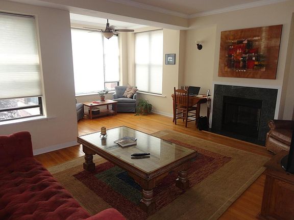 Living Room / Sun Room