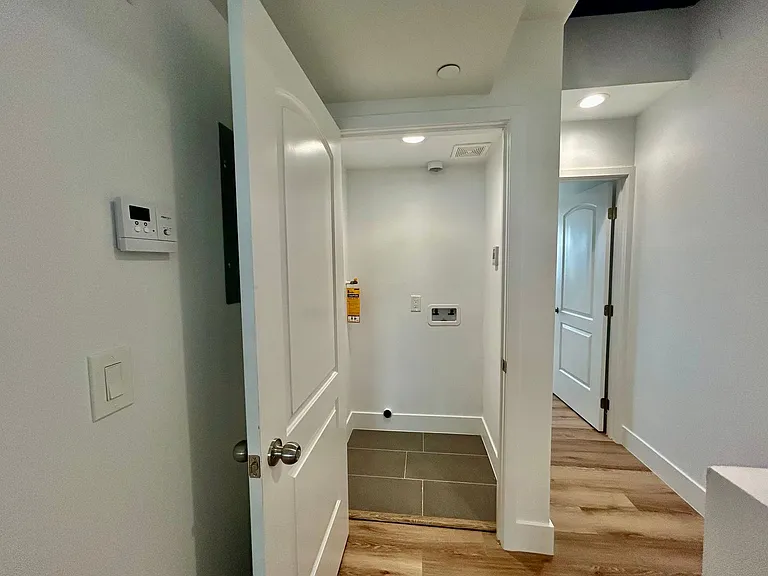 8418 S Main St — Photo 11