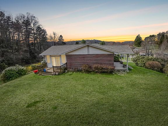 5th image of 232 Main St