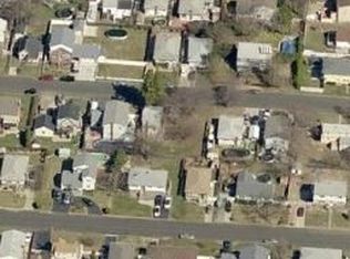 98 Claremont Ave, West Babylon, NY 11704